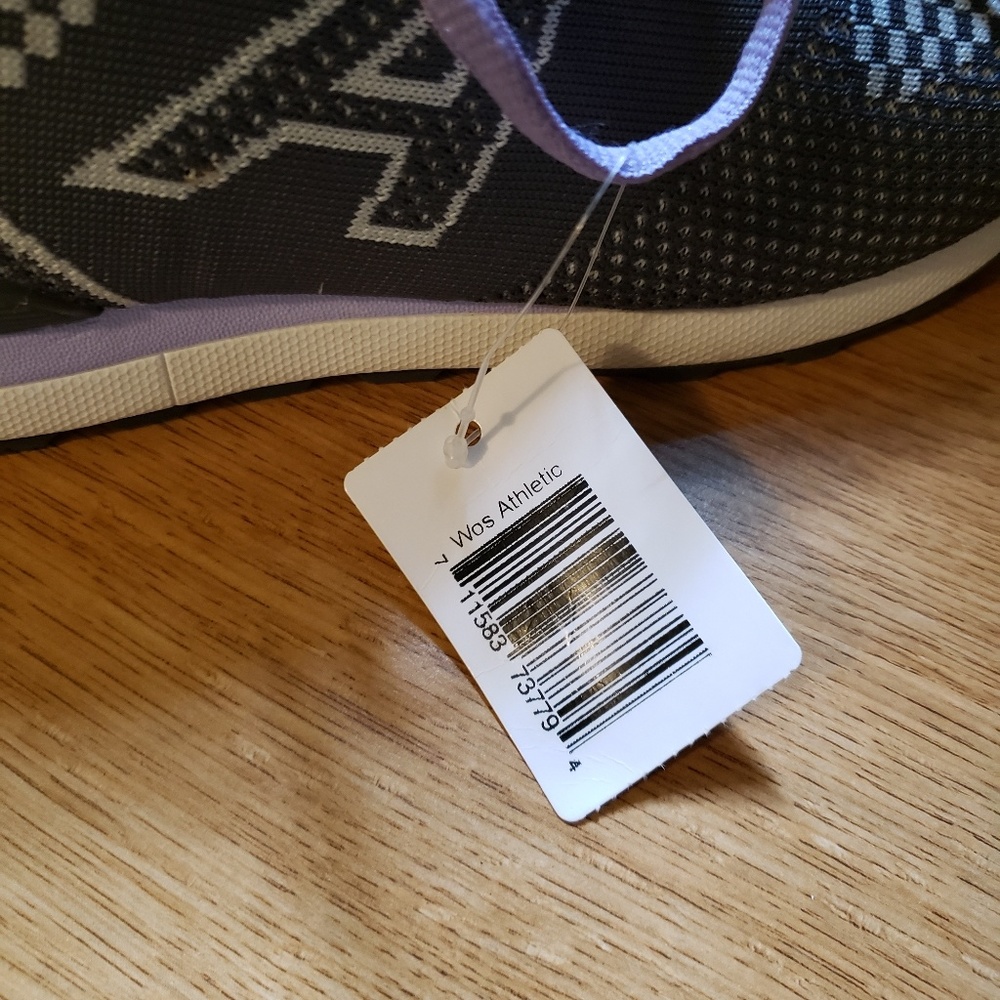 Brand new Stylish Wos athletic Apple Shoes - Picture 6 of 6